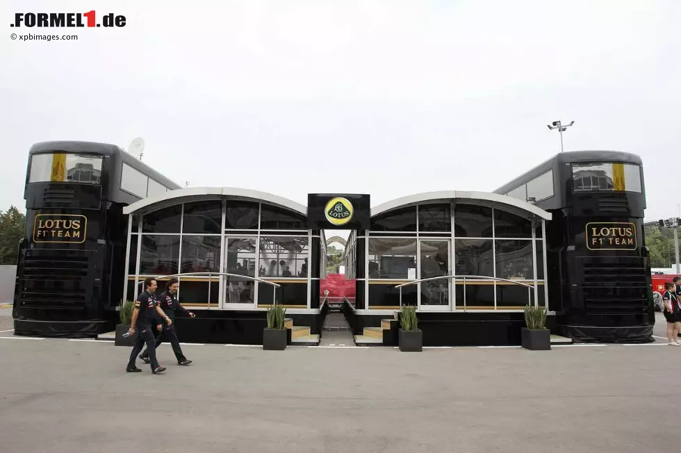 Foto zur News: Das Motorhome von Lotus