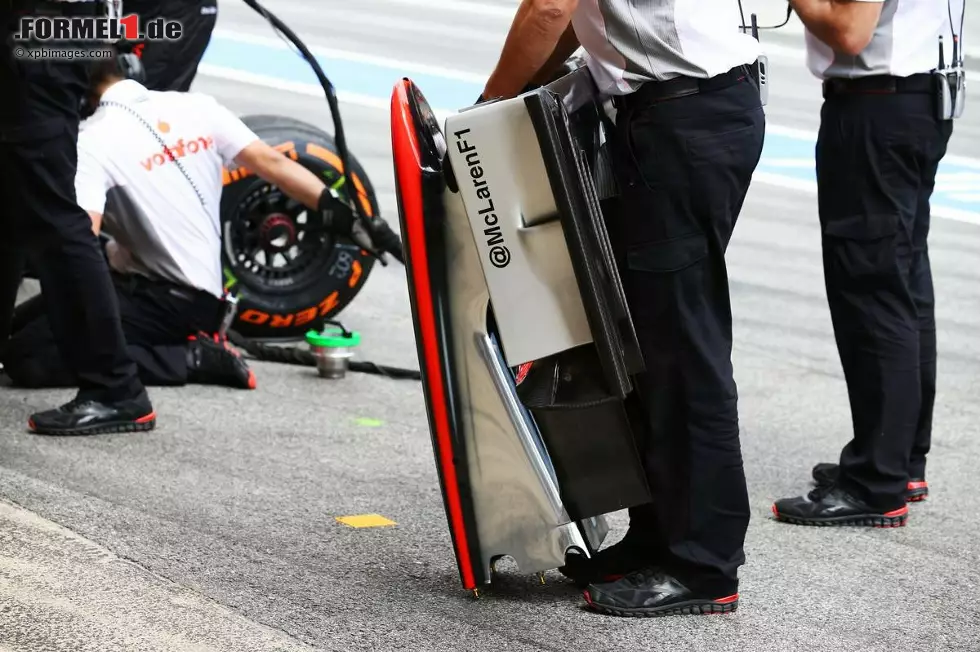 Foto zur News: Sergio Perez (McLaren)