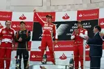 Foto zur News: Fernando Alonso (Ferrari), Felipe Massa (Ferrari) und Kimi Räikkönen (Lotus)