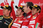 Foto zur News: Fernando Alonso (Ferrari), Stefano Domenicali, Felipe Massa (Ferrari) und Kimi Räikkönen (Lotus)