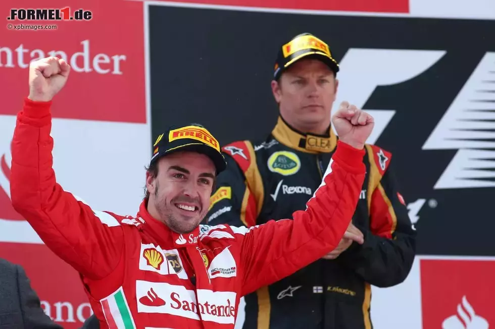 Foto zur News: Fernando Alonso (Ferrari) und Kimi Räikkönen (Lotus)