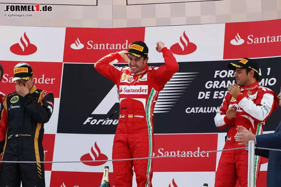 Foto zur News: Fernando Alonso (Ferrari), Felipe Massa (Ferrari) und Kimi Räikkönen (Lotus)