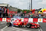 Foto zur News: Felipe Massa (Ferrari) legt ein paar Donuts hin