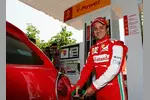 Foto zur News: Einmal volltanken, bitte: Felipe Massa (Ferrari)