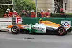 Foto zur News: Auch Adrian Sutil (Force India) knallte in die Streckenbegrenzung.