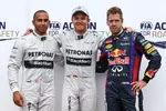 Foto zur News: Nico Rosberg (Mercedes), Lewis Hamilton (Mercedes) und Sebastian Vettel (Red Bull)