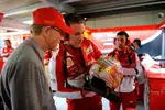 Foto zur News: &quot;Rush&quot;-Filmregisseur Ron Howard, Roberto Bisignani und Andrea Stella (Ferrari)