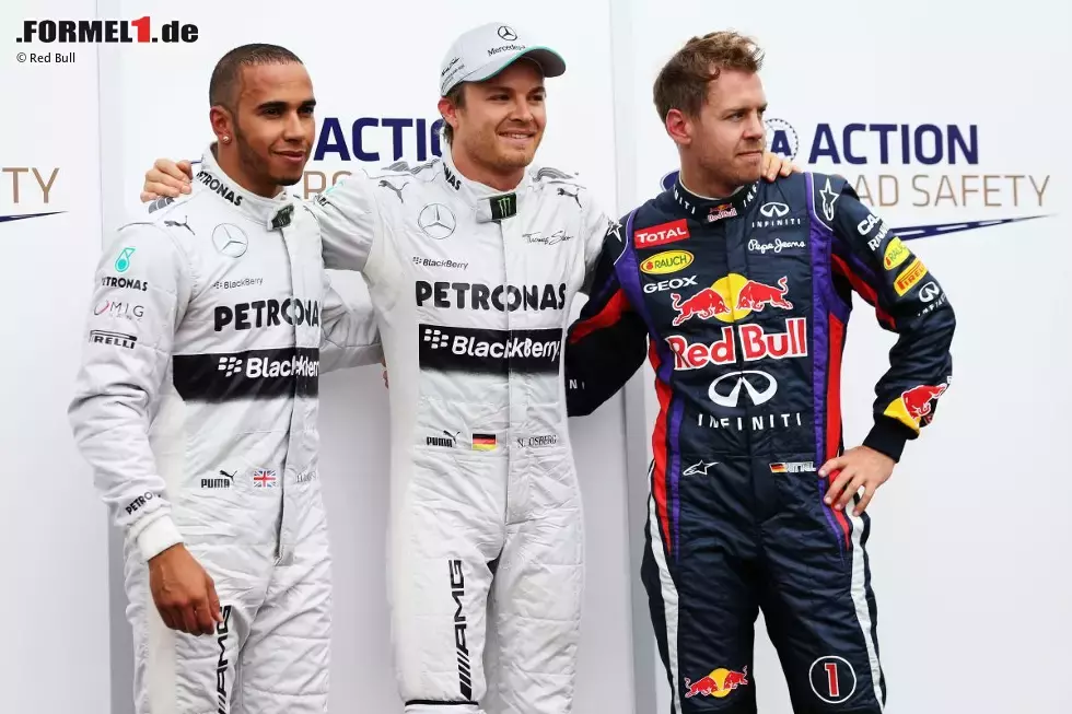 Foto zur News: Nico Rosberg (Mercedes), Lewis Hamilton (Mercedes) und Sebastian Vettel (Red Bull)