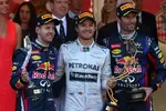 Foto zur News: Nico Rosberg (Mercedes), Sebastian Vettel (Red Bull) und Mark Webber (Red Bull)