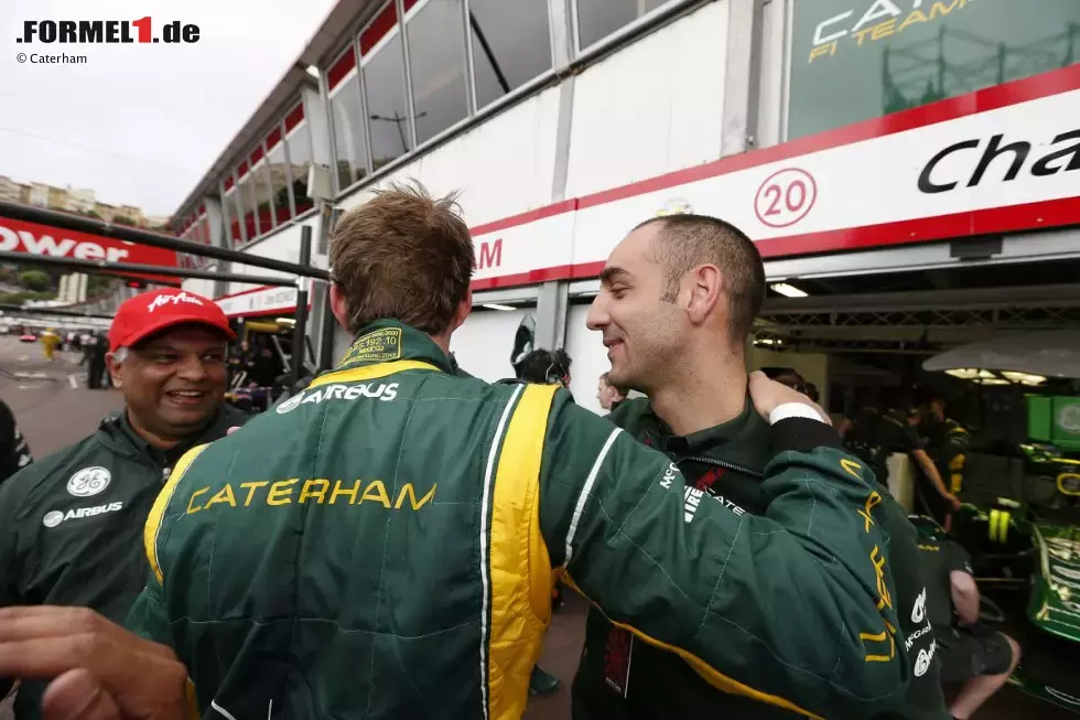 Foto zur News: Tony Fernandes, Giedo van der Garde und Cyril Abiteboul (Caterham)