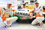Foto zur News: Adrian Sutil (Force India) und Paul di Resta (Force India) stehen vor dem 100. Grand Prix ihres Teams