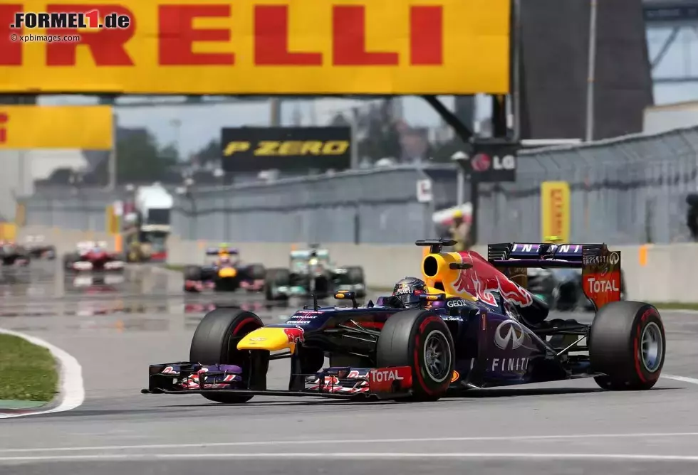 Foto zur News: Sebastian Vettel (Red Bull)