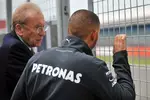 Foto zur News: Lewis Hamilton (Mercedes) mit Journalisten-Legende Sir David Frost