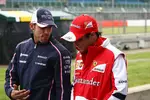 Foto zur News: Pastor Maldonado (Williams) und Felipe Massa (Ferrari)