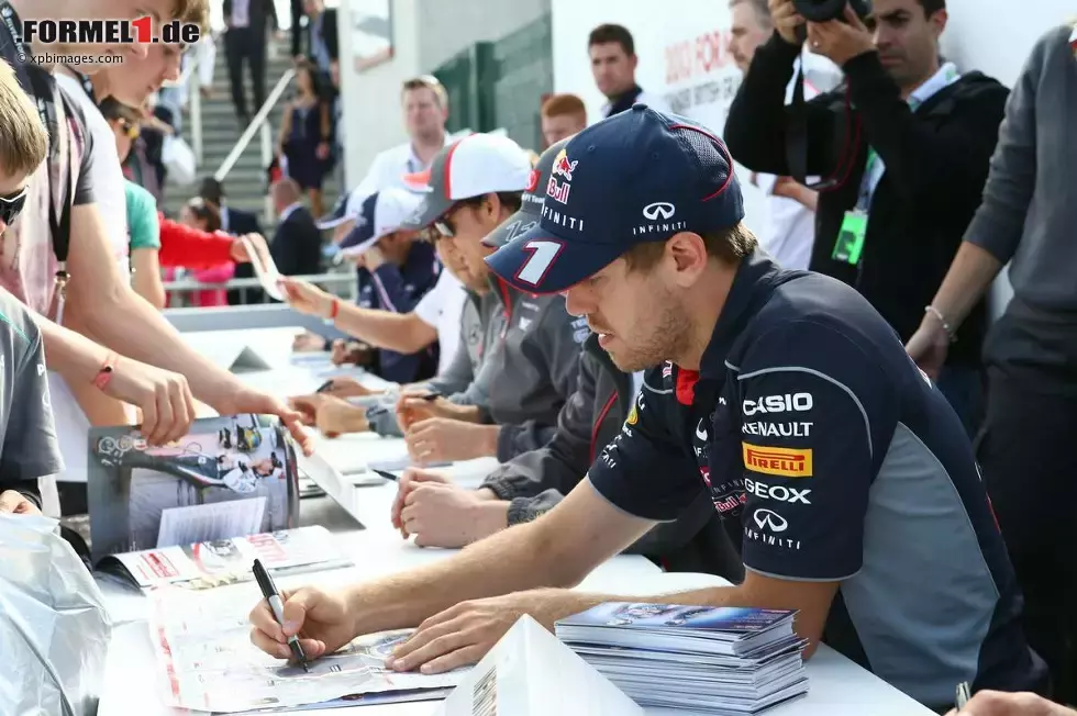 Foto zur News: Sebastian Vettel (Red Bull)