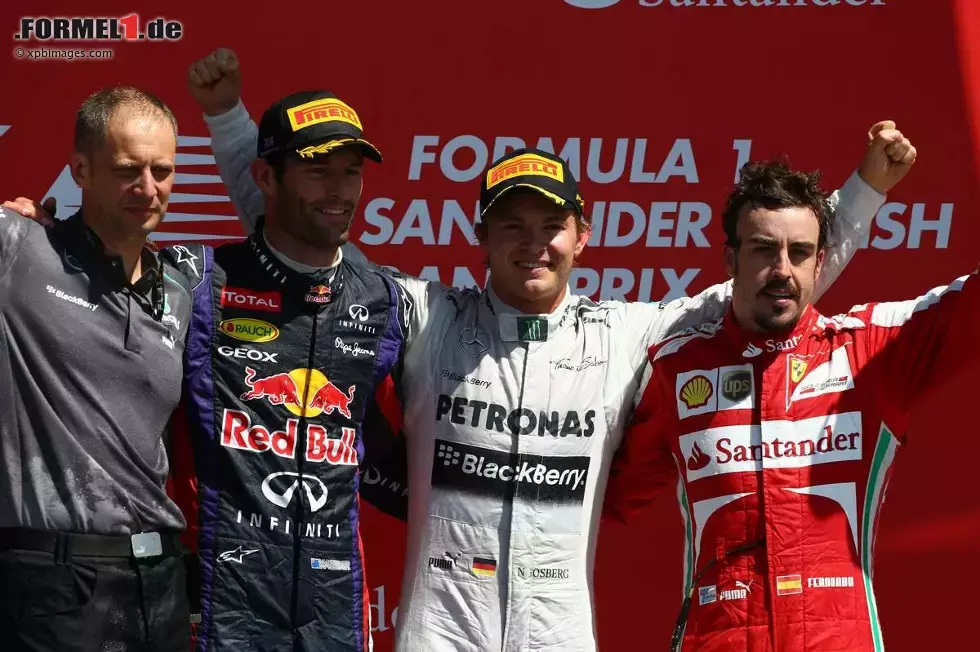 Foto zur News: Nico Rosberg (Mercedes) gewinnt in Silveronst vor Mark Webber (Red Bull) und Fernando Alonso (Ferrari)