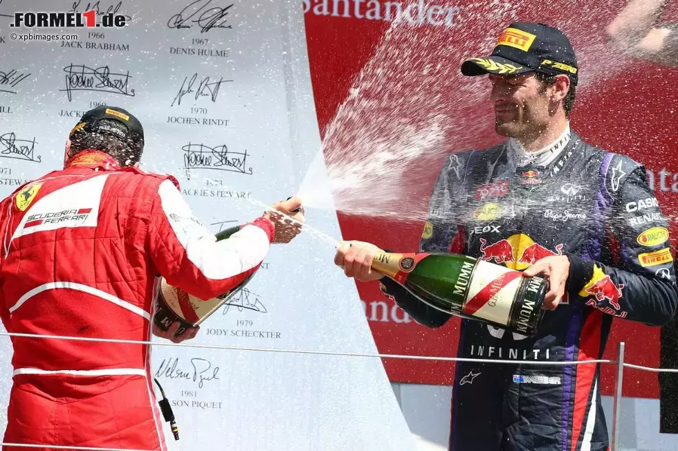 Foto zur News: Fernando Alonso (Ferrari) und Mark Webber (Red Bull)