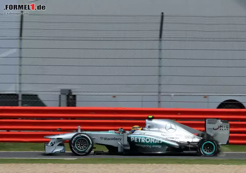 Foto zur News: Lewis Hamilton (Mercedes) mit Reifenschaden