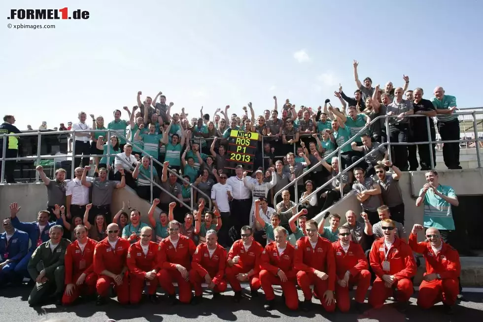 Foto zur News: Nico Rosberg (Mercedes), Lewis Hamilton (Mercedes) und Ross Brawn