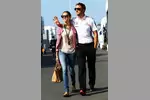 Foto zur News: Jenson Button (McLaren) mit Freundin Jessica Michibata