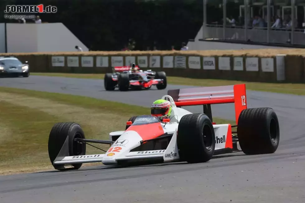 Foto zur News: Oliver Turvey im McLaren MP4-4 von 1988