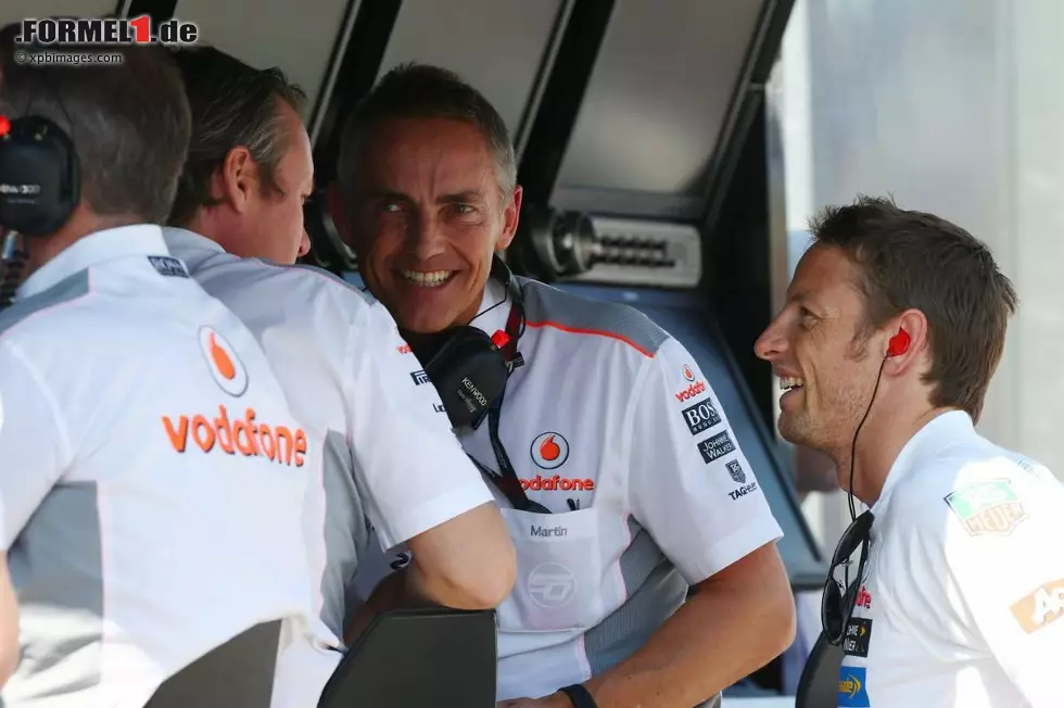 Foto zur News: Sam Michael, Martin Whitmarsh und Jenson Button (McLaren)