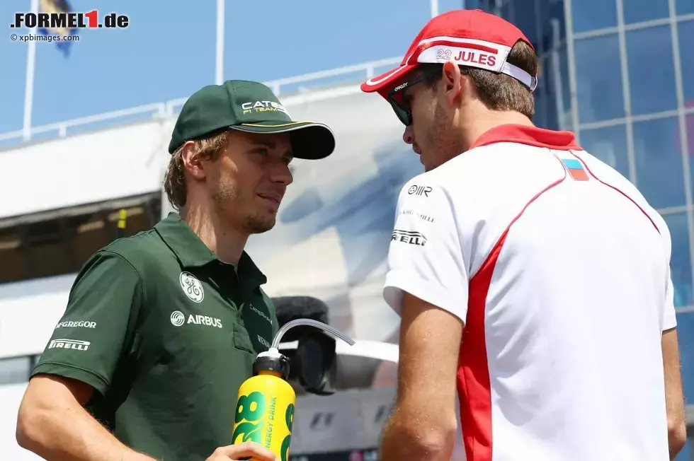 Foto zur News: Charles Pic (Caterham) und Jules Bianchi (Marussia)