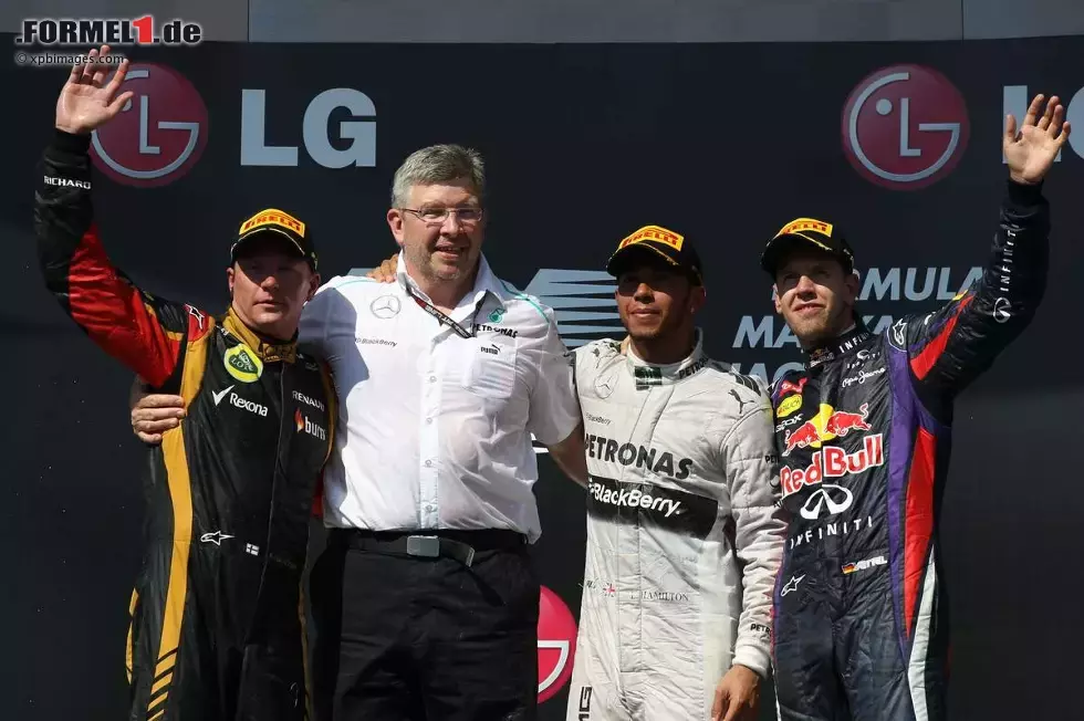 Foto zur News: Lewis Hamilton (Mercedes) gewinnt in Ungarn vor Kimi Räikkönen (Lotus) und Sebastian Vettel (Red Bull)