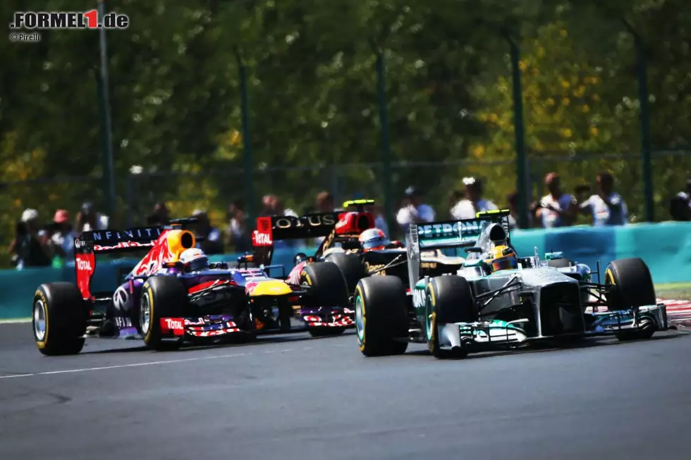 Foto zur News: Lewis Hamilton (Mercedes) und Sebastian Vettel (Red Bull)