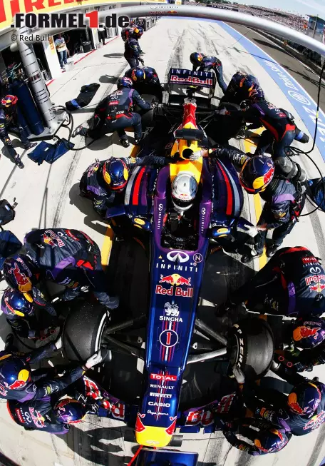 Foto zur News: Sebastian Vettel (Red Bull)