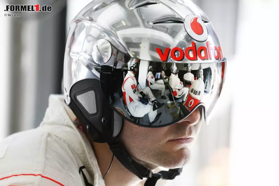 Foto zur News: McLaren-Mechaniker