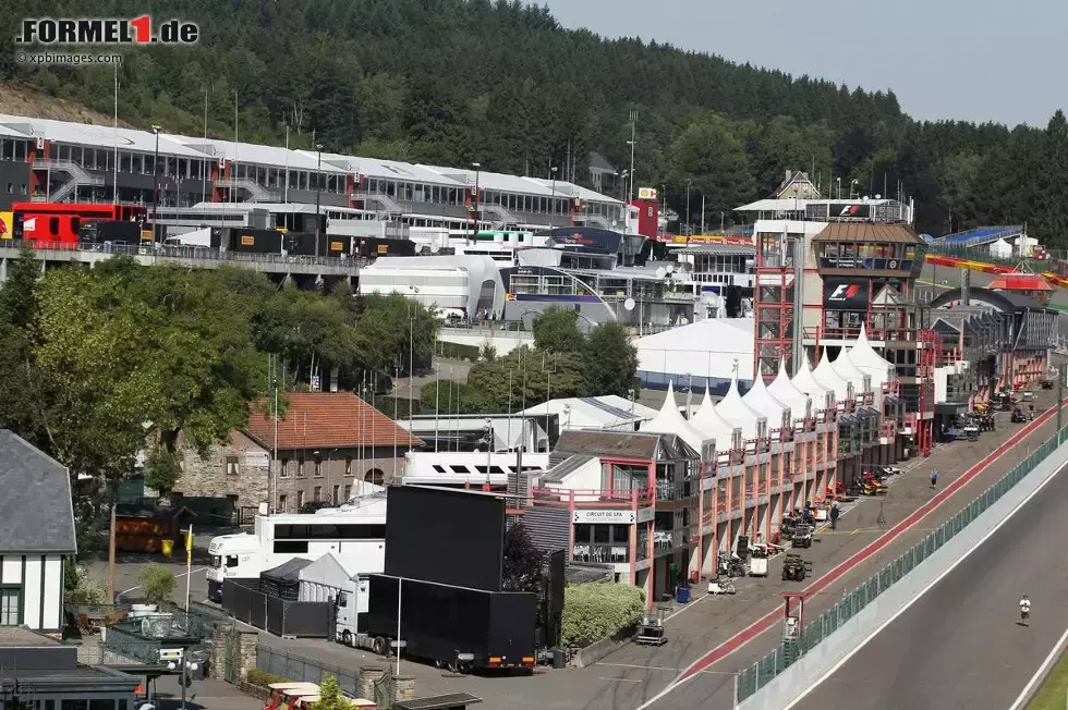 Foto zur News: Alte Boxengasse in Spa-Francorchamps