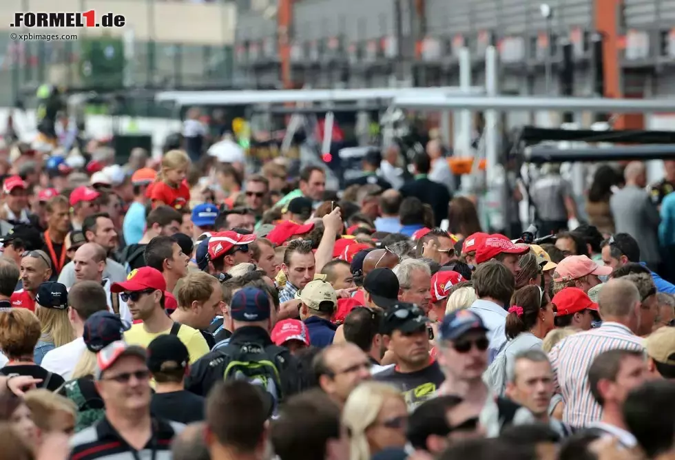 Foto zur News: Pitwalk am Donnerstag