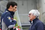 Foto zur News: Mark Webber (Red Bull) und Bernie Ecclestone