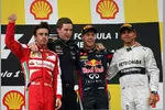 Foto zur News: Fernando Alonso (Ferrari), Sebastian Vettel (Red Bull) und Lewis Hamilton (Mercedes)