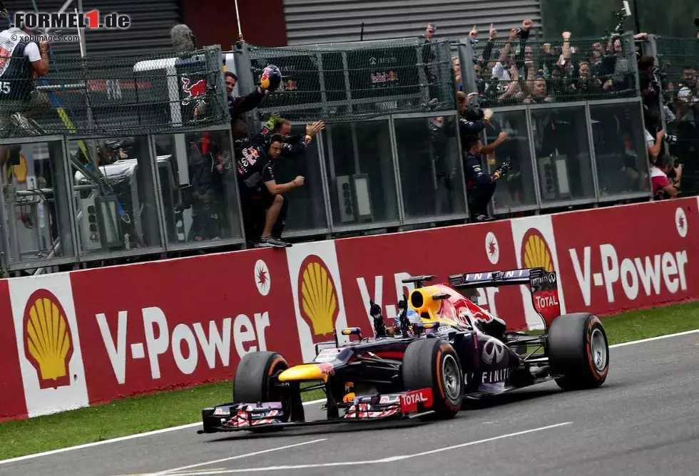 Foto zur News: Sebastian Vettel (Red Bull)