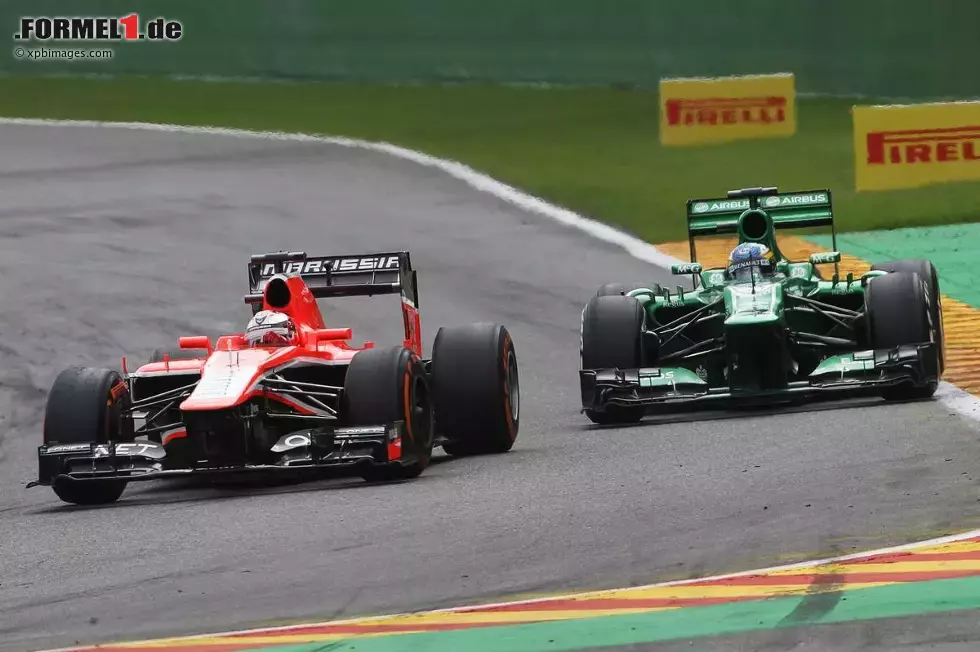 Foto zur News: Jules Bianchi (Marussia) und Charles Pic (Caterham)