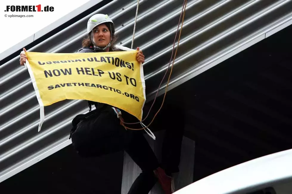 Foto zur News: Greenpeace-Aktivistin auf dem Podium