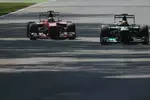 Foto zur News: Lewis Hamilton (Mercedes) und Fernando Alonso (Ferrari)