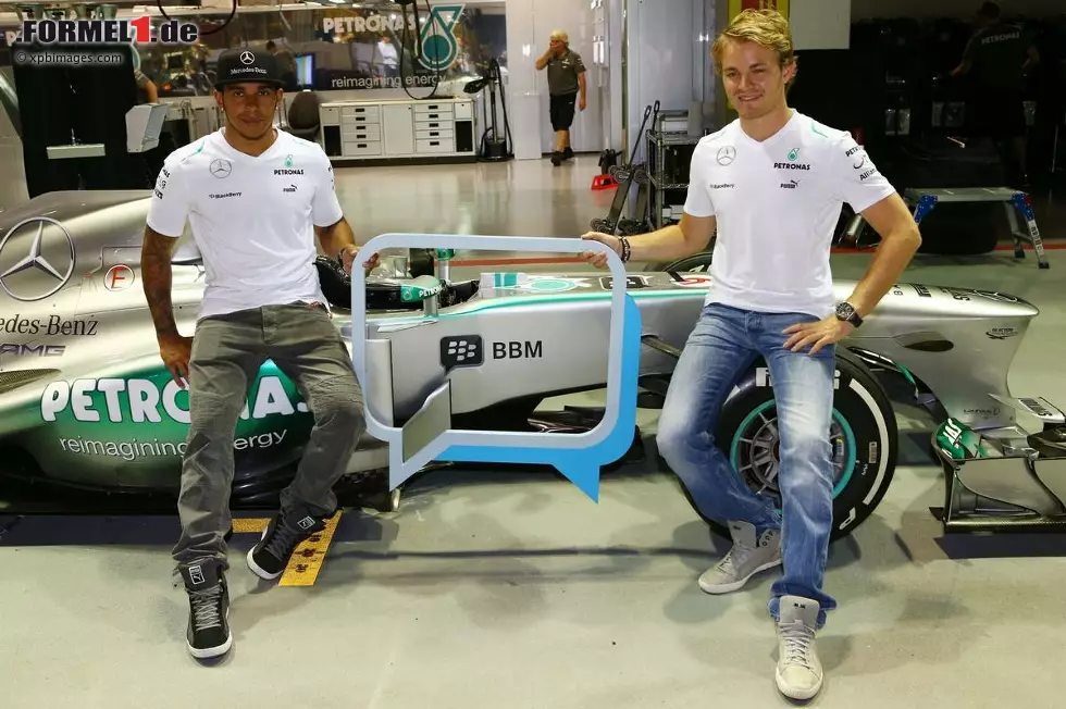 Foto zur News: Lewis Hamilton (Mercedes) und Nico Rosberg (Mercedes)