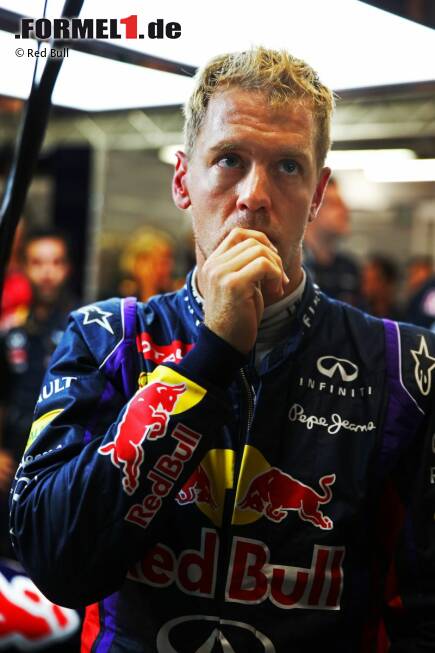 Foto zur News: Sebastian Vettel (Red Bull) zittert um die Pole