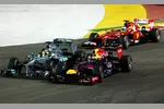 Foto zur News: Sebastian Vettel (Red Bull), Nico Rosberg (Mercedes) und Fernando Alonso (Ferrari)