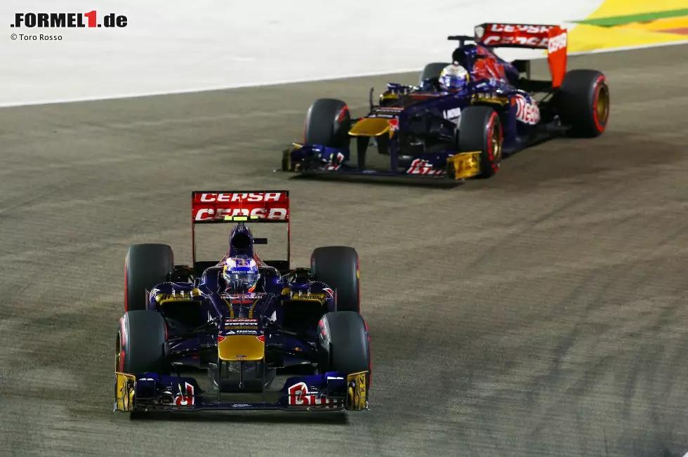 Foto zur News: Daniel Ricciardo (Toro Rosso) und Jean-Eric Vergne (Toro Rosso)