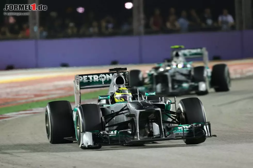 Foto zur News: Nico Rosberg (Mercedes) und Lewis Hamilton (Mercedes)