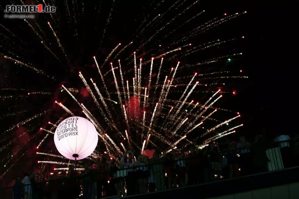 Foto zur News: Gigantisches Feuerwerk nach der Zieldurchfahrt