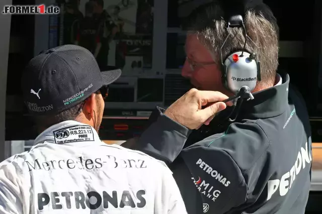 Foto zur News: Teamchef Ross Brawn zeigte sich mit dem Abschneiden im Zeitenfahren zufrieden, schließlich starten beide Fahrer aus den ersten beiden Reihen