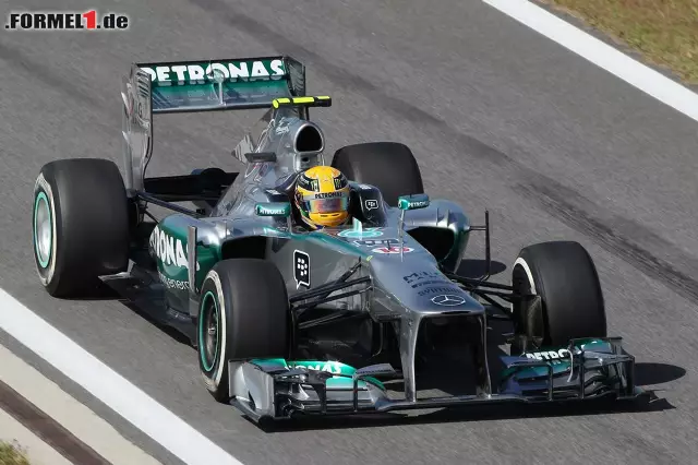 Foto zur News: Lewis Hamilton kam Vettel noch am nächsten, am Ende fehlten dem Briten im Mercedes 0,218 Sekunden