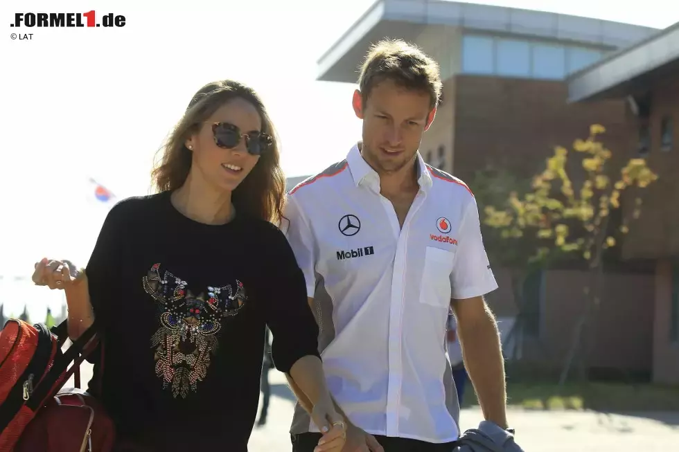 Foto zur News: Jenson Button (McLaren) mit Freundin Jessica Michibata