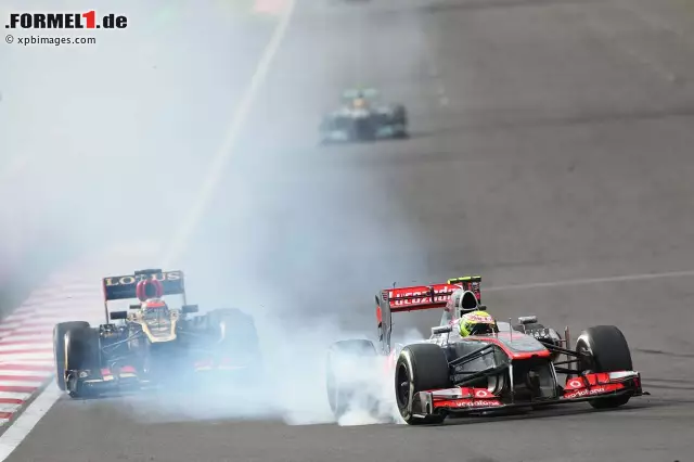 Foto zur News: Sergio Perez sorgte im McLaren für eine Safety-Car-Phase. Nach diesem Verbremser führte der Bremsplatten in der Folge zu einem Reifenplatzer