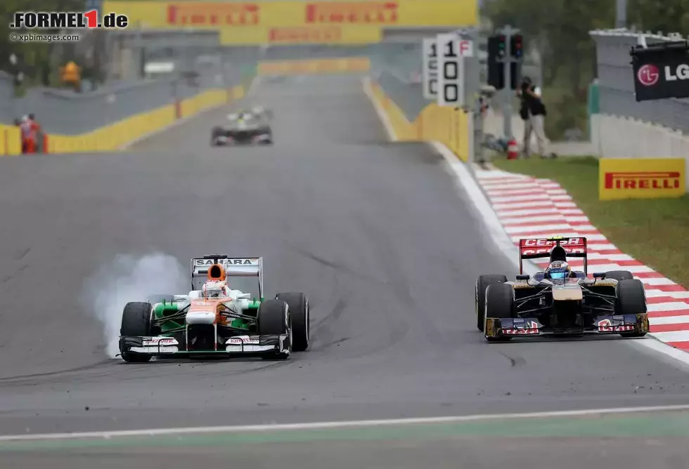 Foto zur News: Paul di Resta (Force India) und Daniel Ricciardo (Toro Rosso)